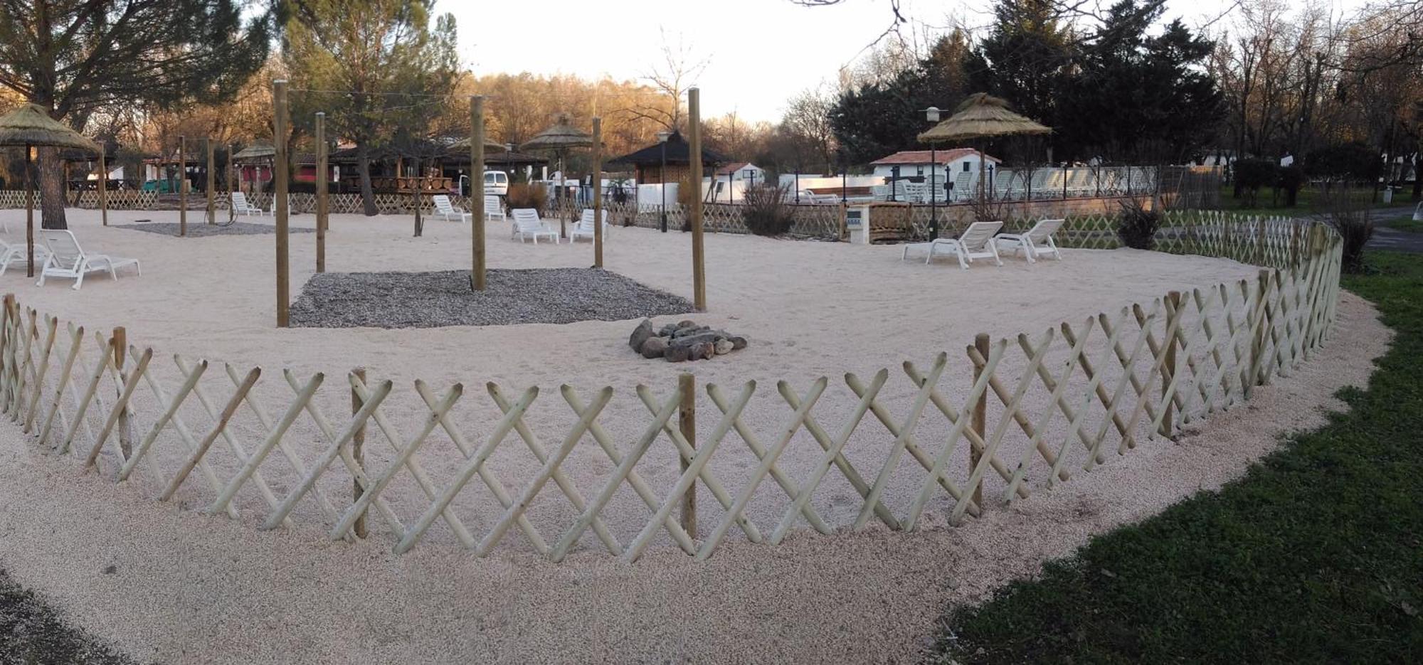 Camping Le Fief D'Андюз Екстер'єр фото