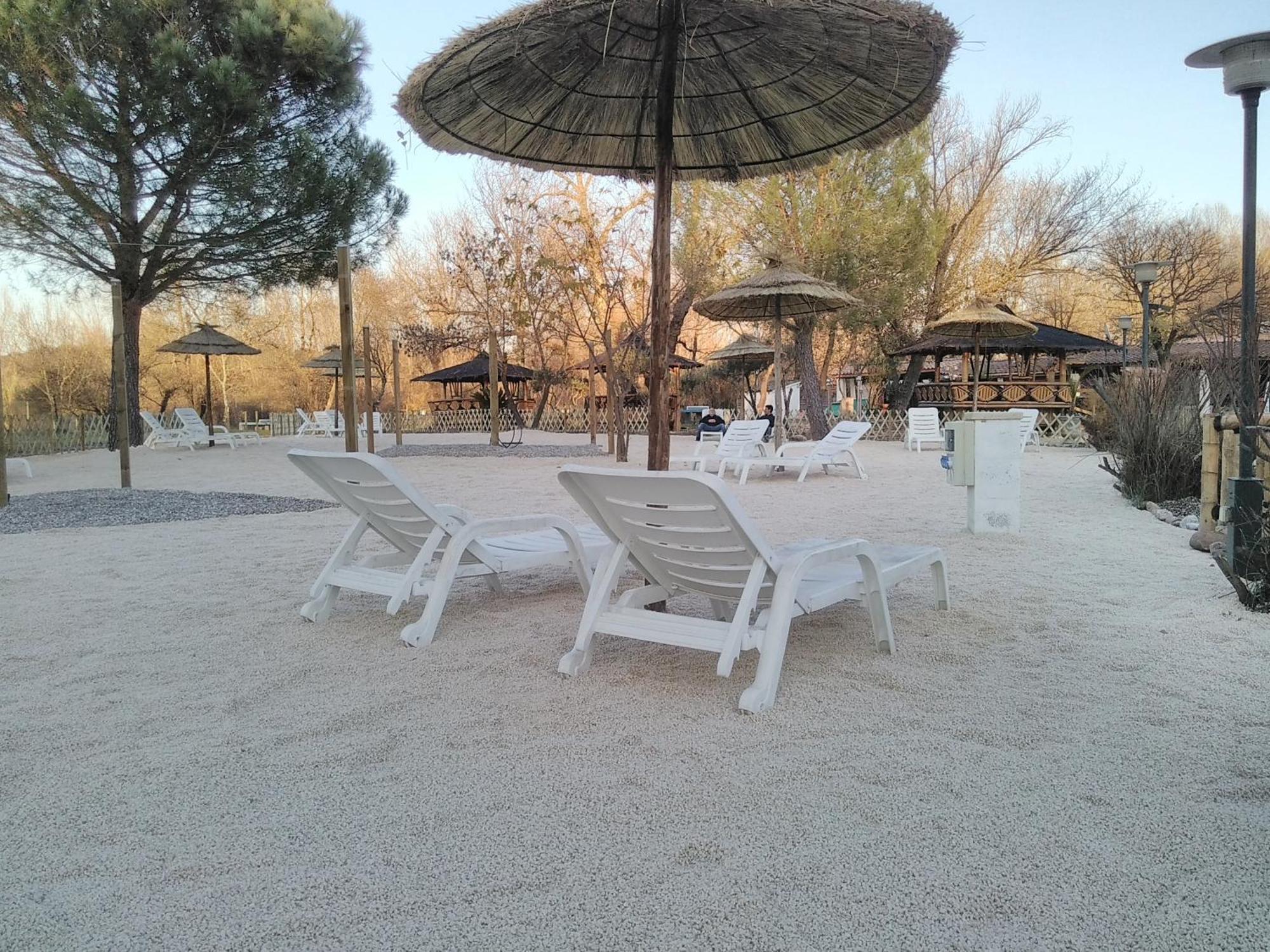 Camping Le Fief D'Андюз Екстер'єр фото