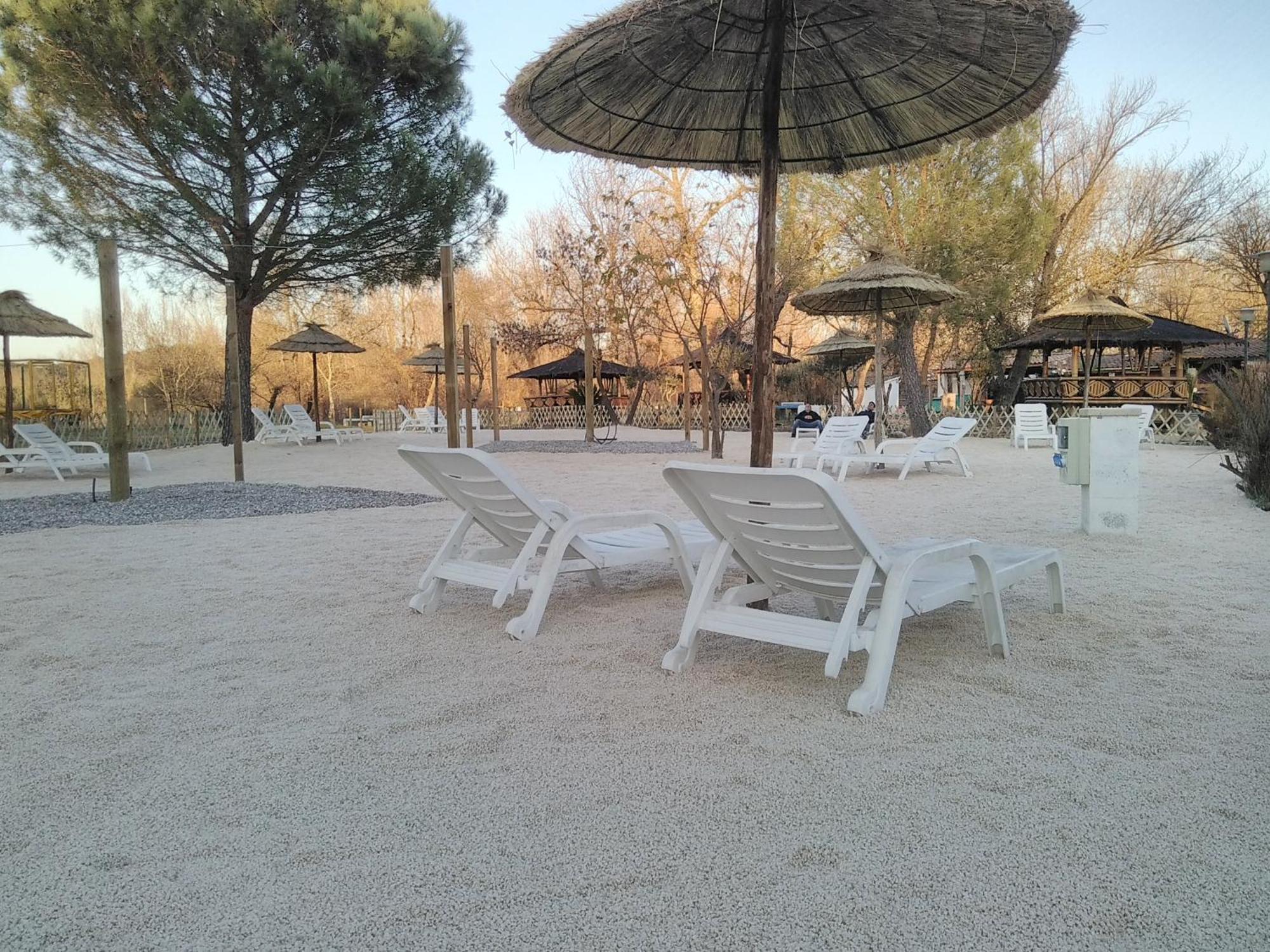 Camping Le Fief D'Андюз Екстер'єр фото