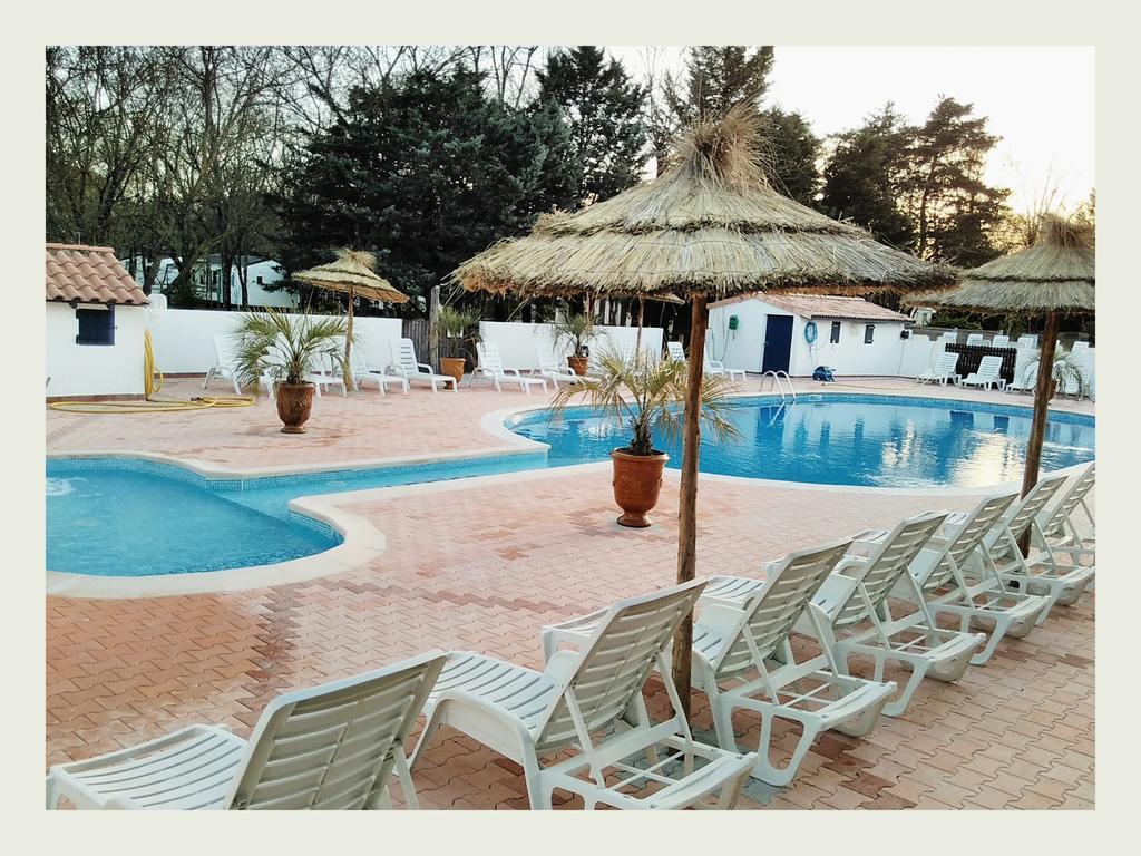 Camping Le Fief D'Андюз Екстер'єр фото