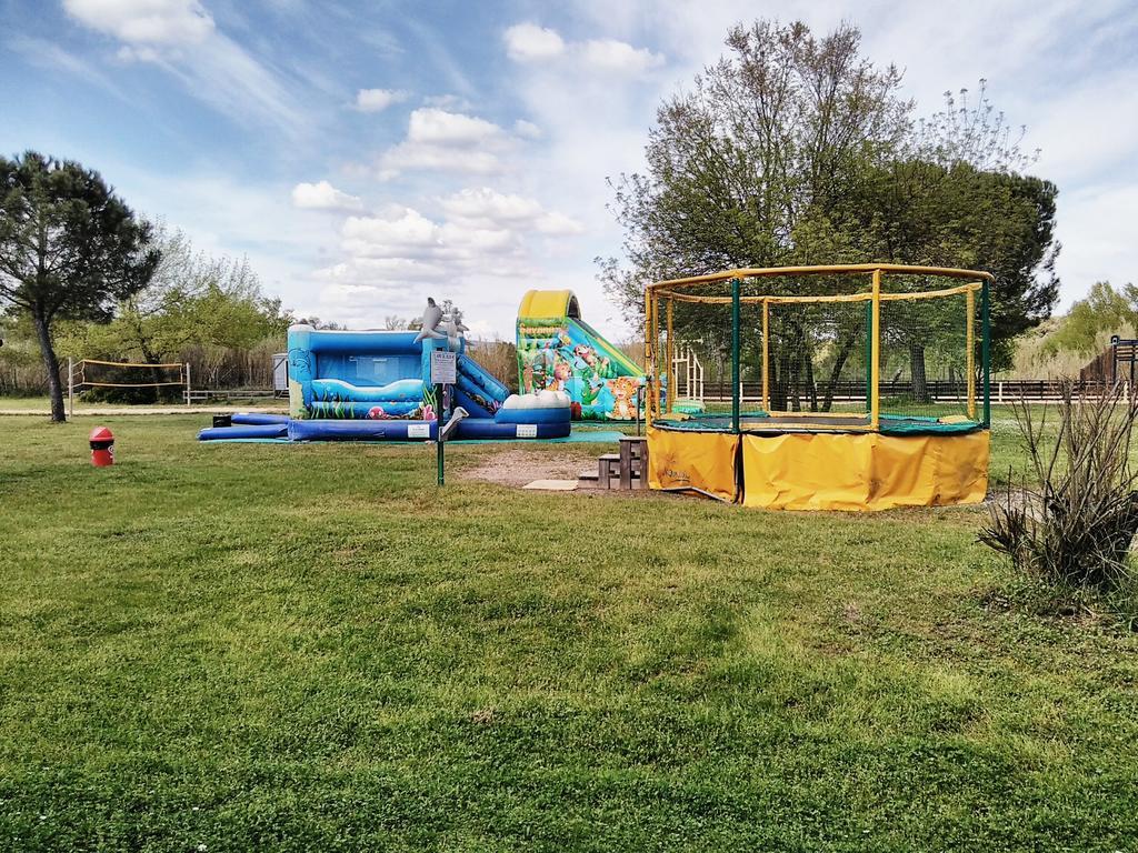 Camping Le Fief D'Андюз Екстер'єр фото